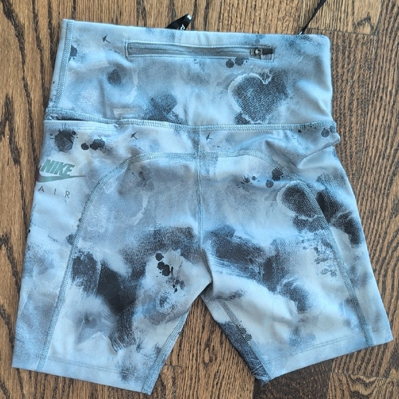 Nike Black and Gray Dri-FIT Shorts - Picture 3 of 5